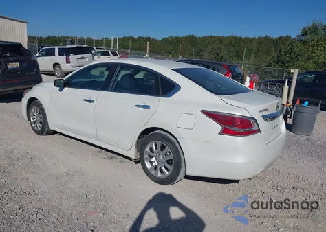 2015 Nissan Altima 2.5/2.5 S/2.5 Sl/2.5 Sv из США, поврежденный, VIN 1N4AL3AP7FN303450